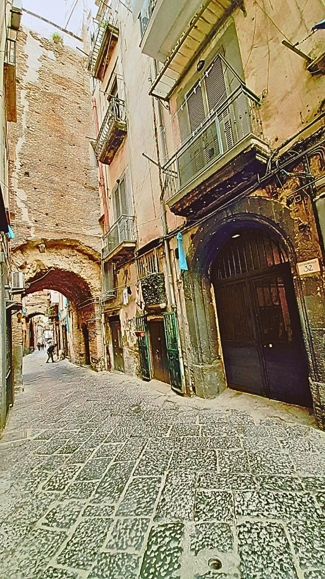 La Stanza Di Daria - Un Nido Silenzioso Nel Cuore Del Centro Storico Naples Exterior photo